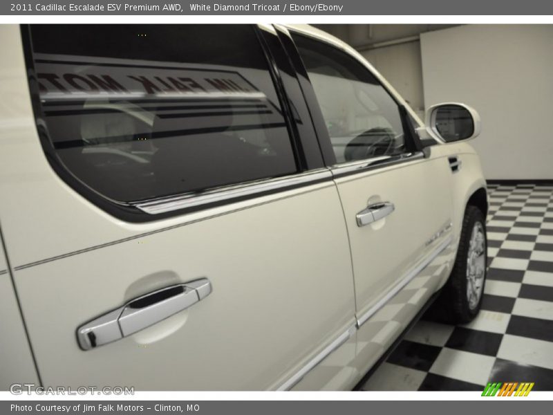 White Diamond Tricoat / Ebony/Ebony 2011 Cadillac Escalade ESV Premium AWD