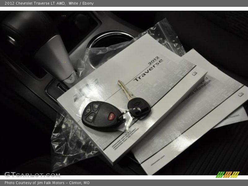 White / Ebony 2012 Chevrolet Traverse LT AWD