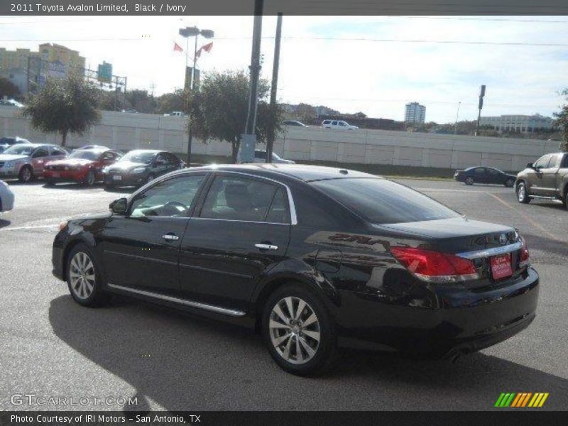 Black / Ivory 2011 Toyota Avalon Limited