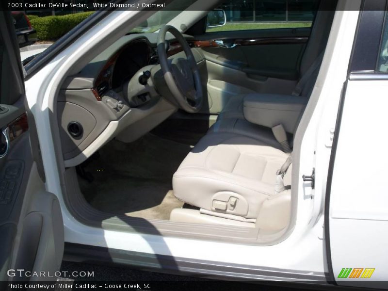 White Diamond / Oatmeal 2003 Cadillac DeVille Sedan