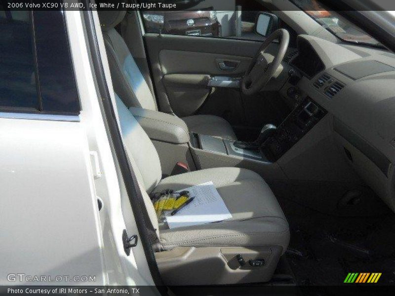 Ice White / Taupe/Light Taupe 2006 Volvo XC90 V8 AWD