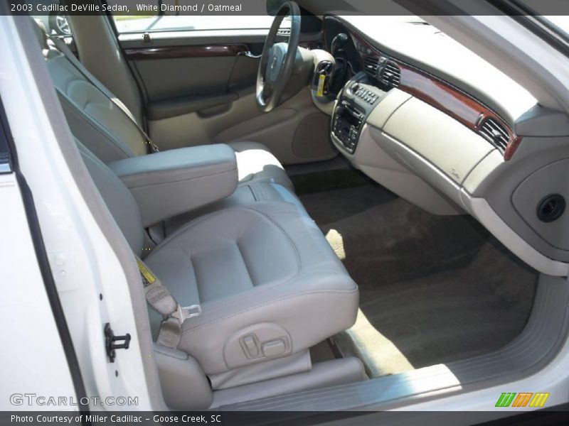 White Diamond / Oatmeal 2003 Cadillac DeVille Sedan