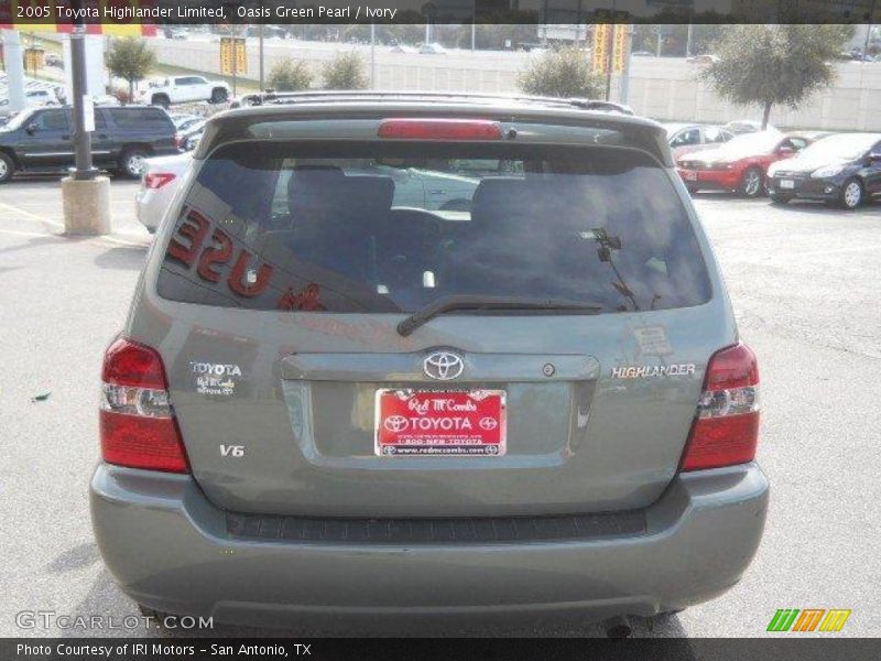 Oasis Green Pearl / Ivory 2005 Toyota Highlander Limited