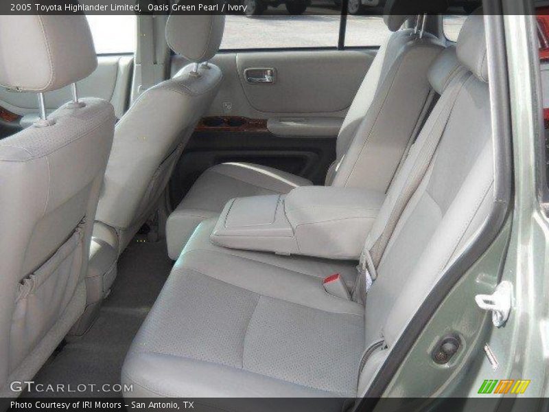 Oasis Green Pearl / Ivory 2005 Toyota Highlander Limited