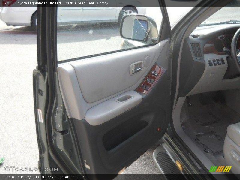 Oasis Green Pearl / Ivory 2005 Toyota Highlander Limited