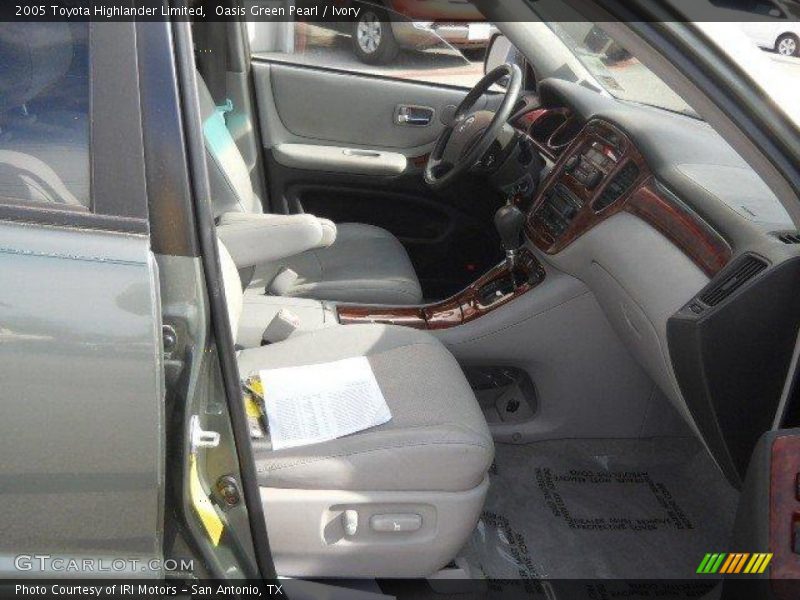 Oasis Green Pearl / Ivory 2005 Toyota Highlander Limited