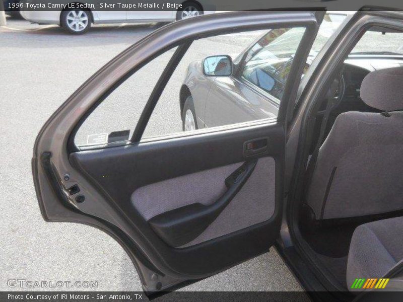 Silver Taupe Metallic / Beige 1996 Toyota Camry LE Sedan