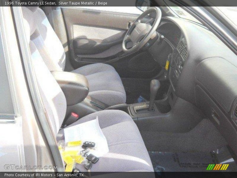 Silver Taupe Metallic / Beige 1996 Toyota Camry LE Sedan