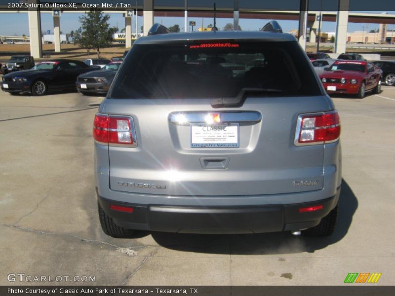Ocean Mist / Tan 2007 Saturn Outlook XE