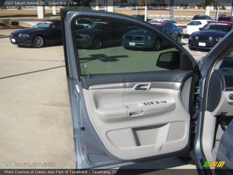 Ocean Mist / Tan 2007 Saturn Outlook XE