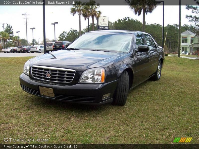 Black Raven / Shale 2004 Cadillac DeVille Sedan