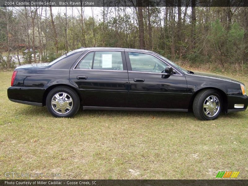 Black Raven / Shale 2004 Cadillac DeVille Sedan