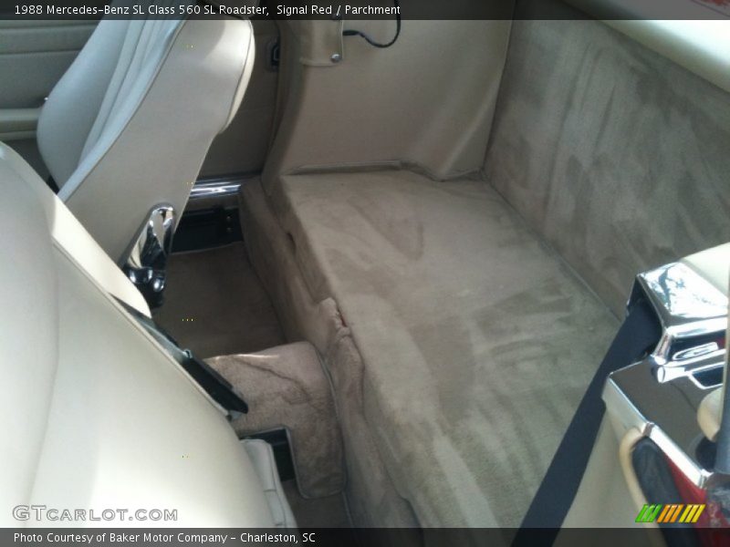 Signal Red / Parchment 1988 Mercedes-Benz SL Class 560 SL Roadster