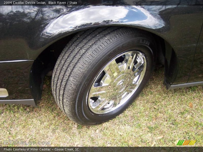 Black Raven / Shale 2004 Cadillac DeVille Sedan
