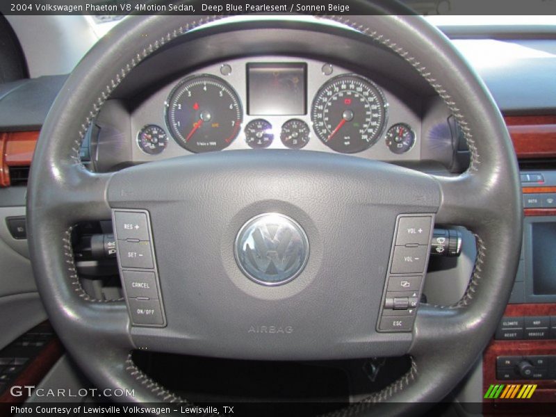  2004 Phaeton V8 4Motion Sedan Steering Wheel