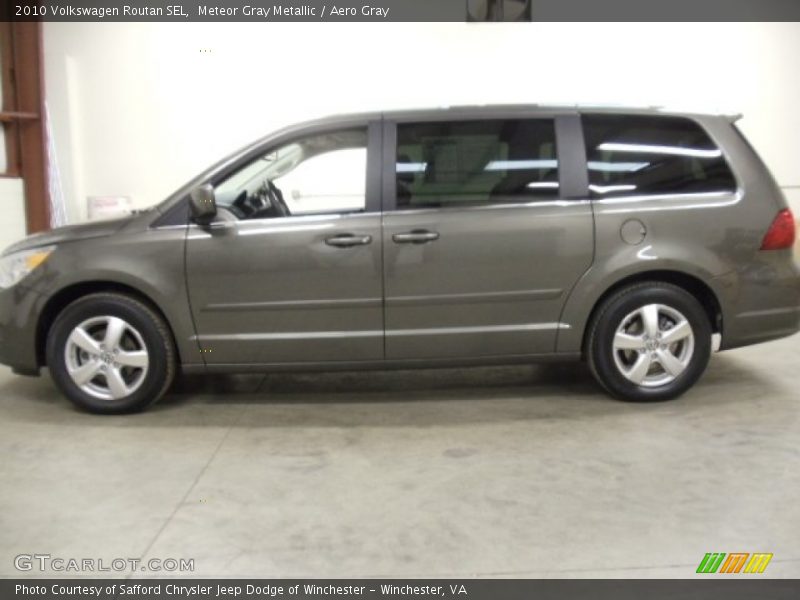 Meteor Gray Metallic / Aero Gray 2010 Volkswagen Routan SEL