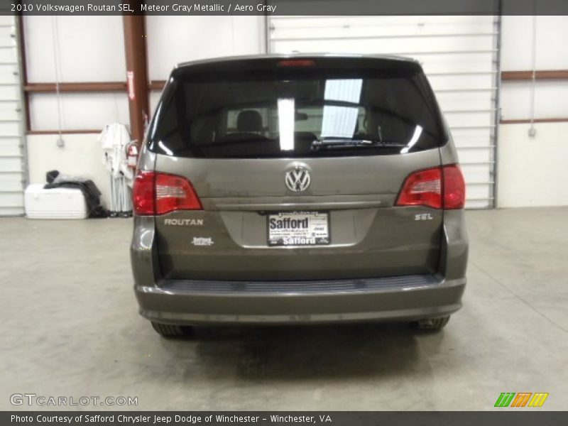 Meteor Gray Metallic / Aero Gray 2010 Volkswagen Routan SEL