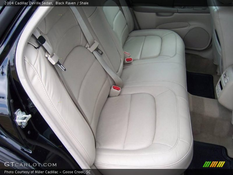 Black Raven / Shale 2004 Cadillac DeVille Sedan
