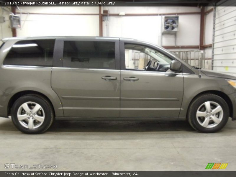 Meteor Gray Metallic / Aero Gray 2010 Volkswagen Routan SEL