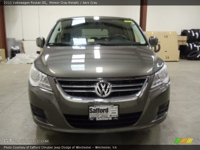 Meteor Gray Metallic / Aero Gray 2010 Volkswagen Routan SEL
