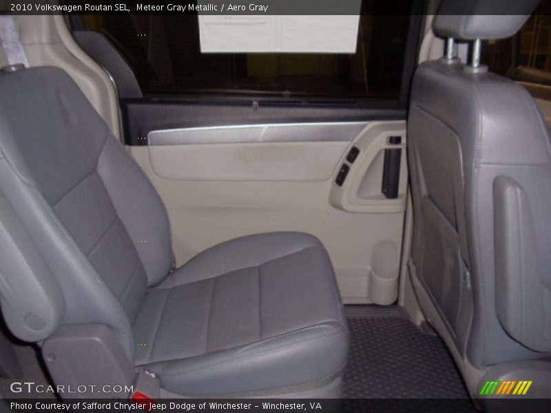 Meteor Gray Metallic / Aero Gray 2010 Volkswagen Routan SEL