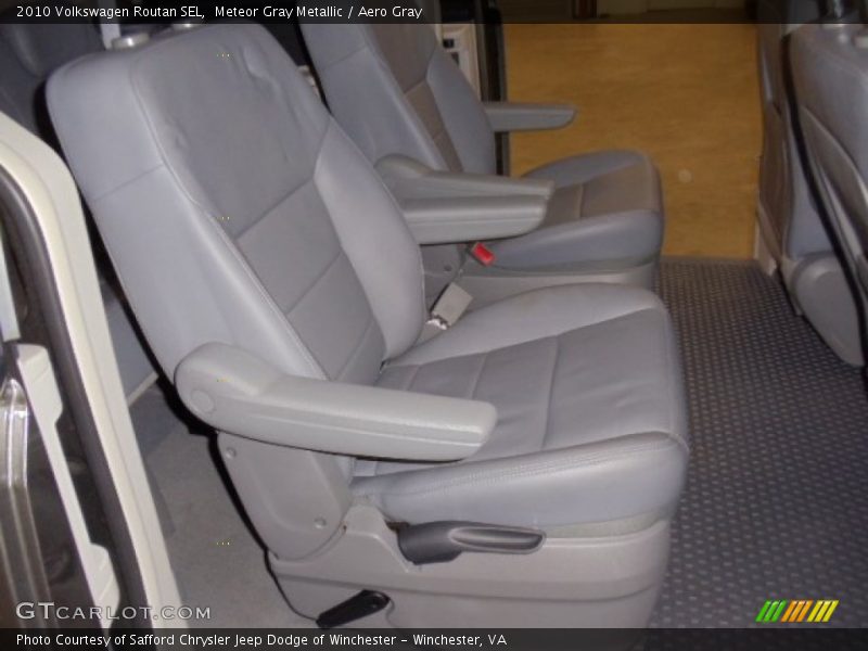 Meteor Gray Metallic / Aero Gray 2010 Volkswagen Routan SEL