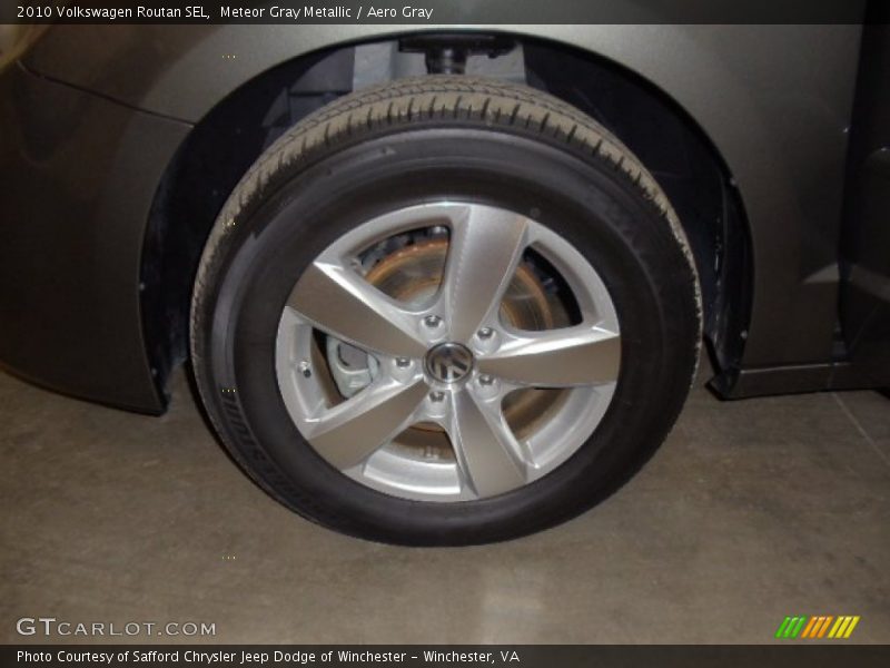 Meteor Gray Metallic / Aero Gray 2010 Volkswagen Routan SEL