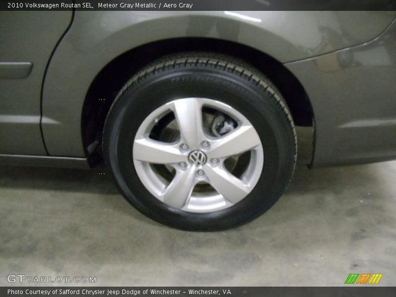 Meteor Gray Metallic / Aero Gray 2010 Volkswagen Routan SEL