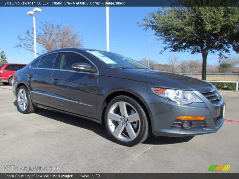 Front 3/4 View of 2011 CC Lux