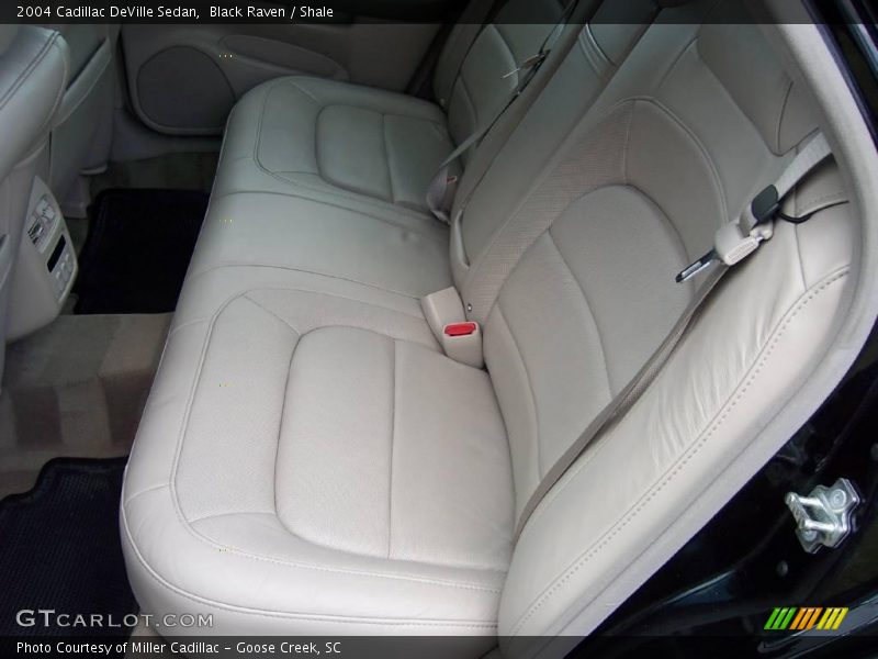 Black Raven / Shale 2004 Cadillac DeVille Sedan