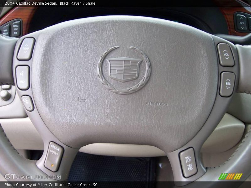 Black Raven / Shale 2004 Cadillac DeVille Sedan