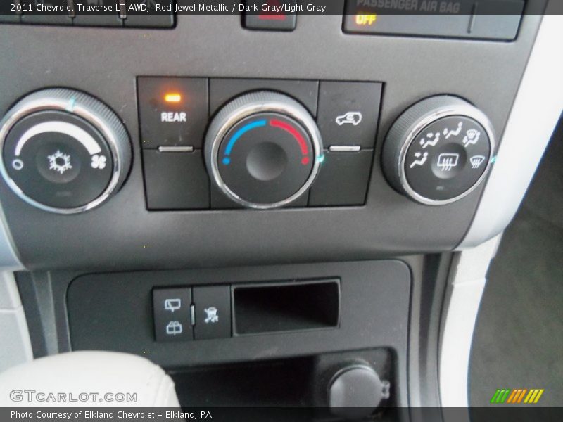 Controls of 2011 Traverse LT AWD