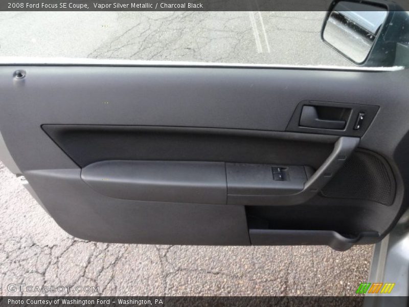 Vapor Silver Metallic / Charcoal Black 2008 Ford Focus SE Coupe