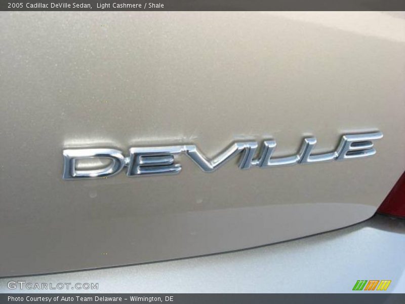 Light Cashmere / Shale 2005 Cadillac DeVille Sedan