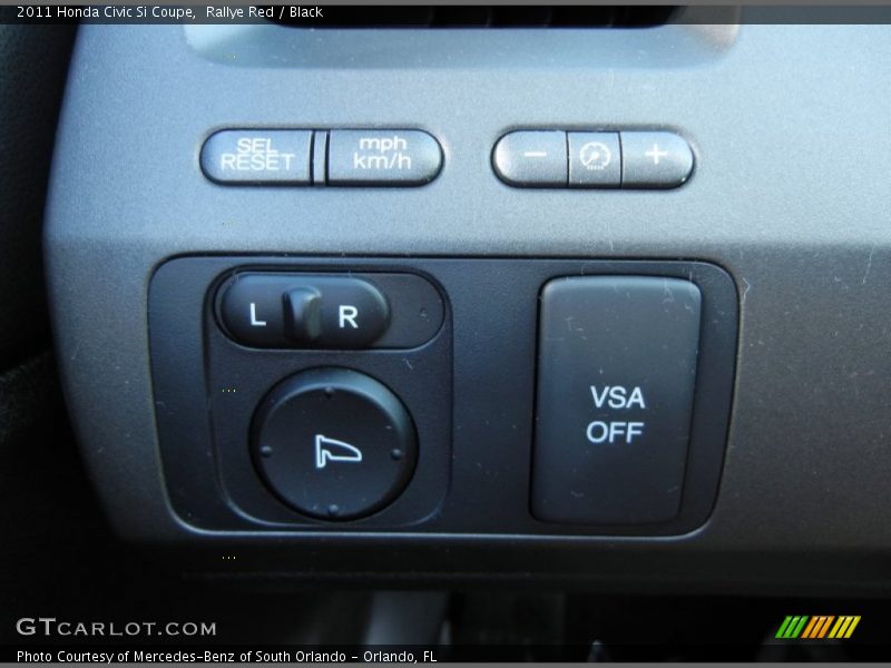 Controls of 2011 Civic Si Coupe