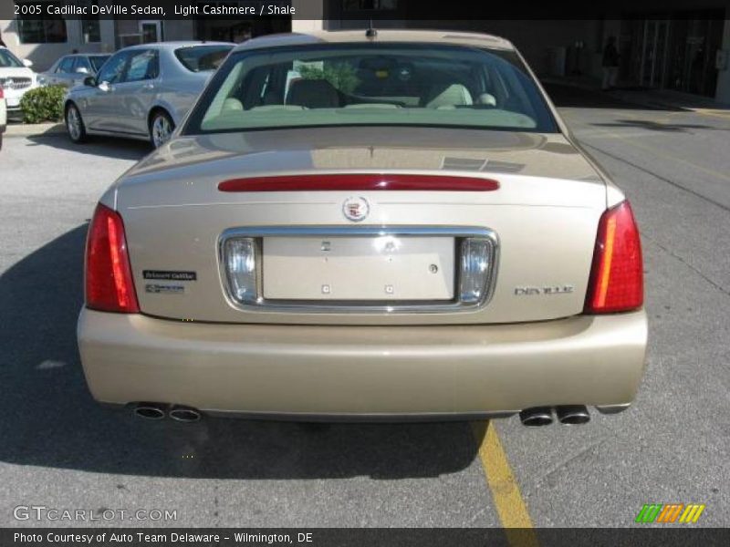 Light Cashmere / Shale 2005 Cadillac DeVille Sedan