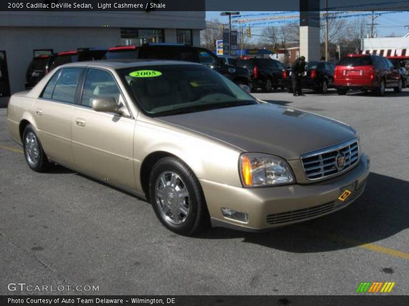 Light Cashmere / Shale 2005 Cadillac DeVille Sedan
