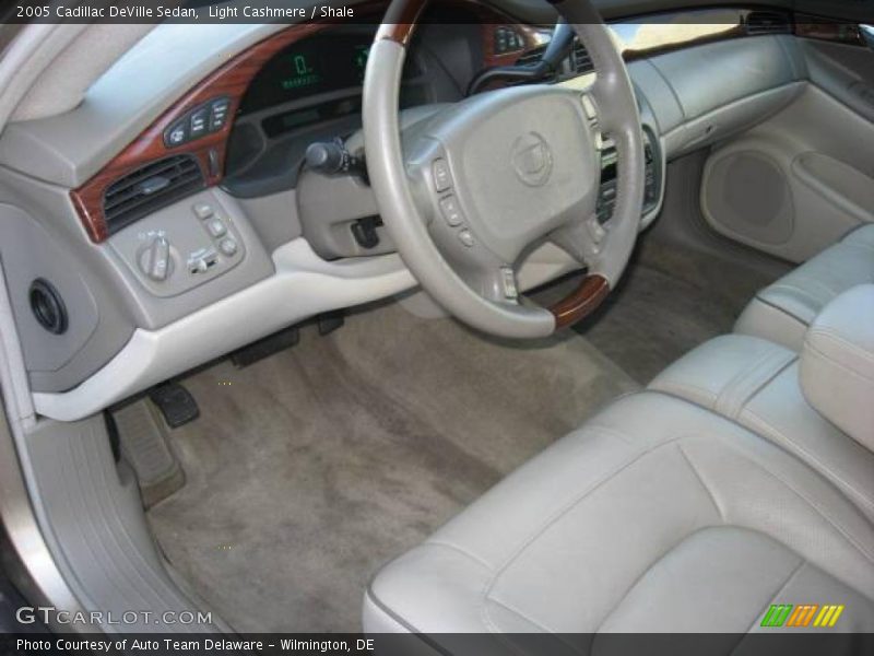 Light Cashmere / Shale 2005 Cadillac DeVille Sedan