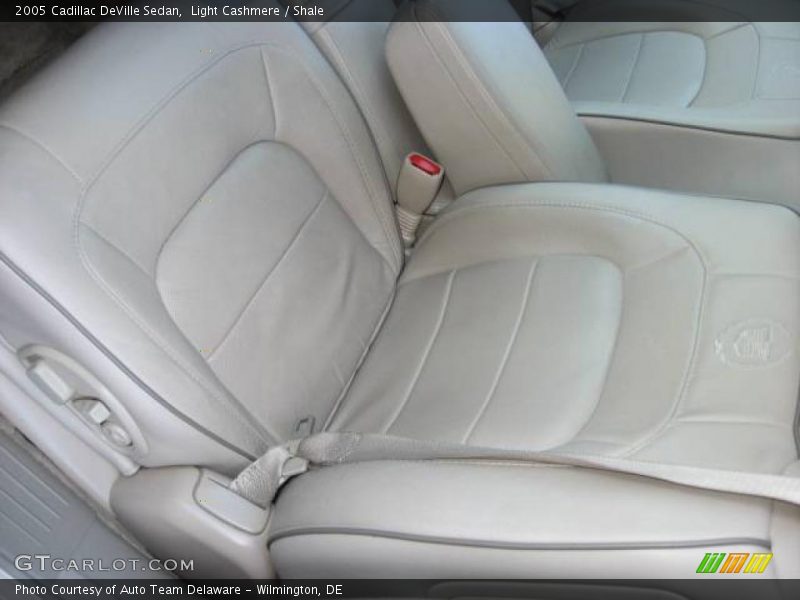 Light Cashmere / Shale 2005 Cadillac DeVille Sedan