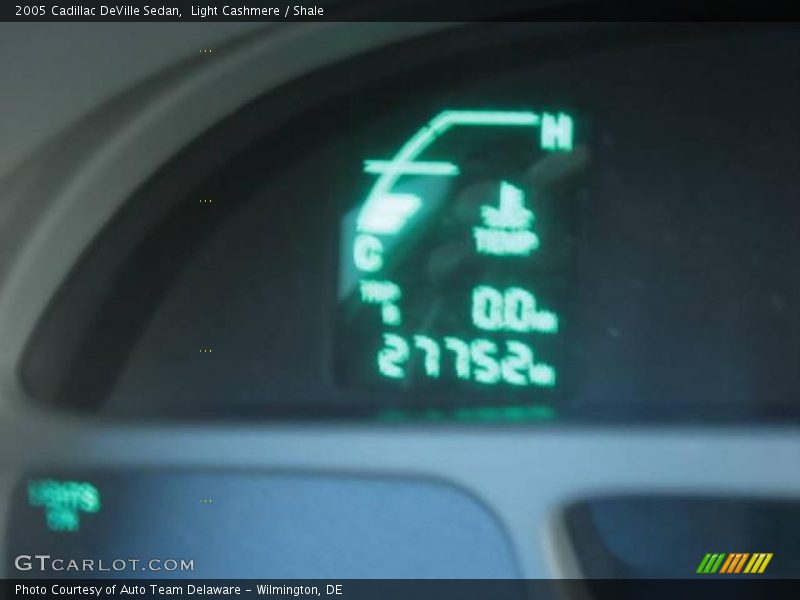 Light Cashmere / Shale 2005 Cadillac DeVille Sedan