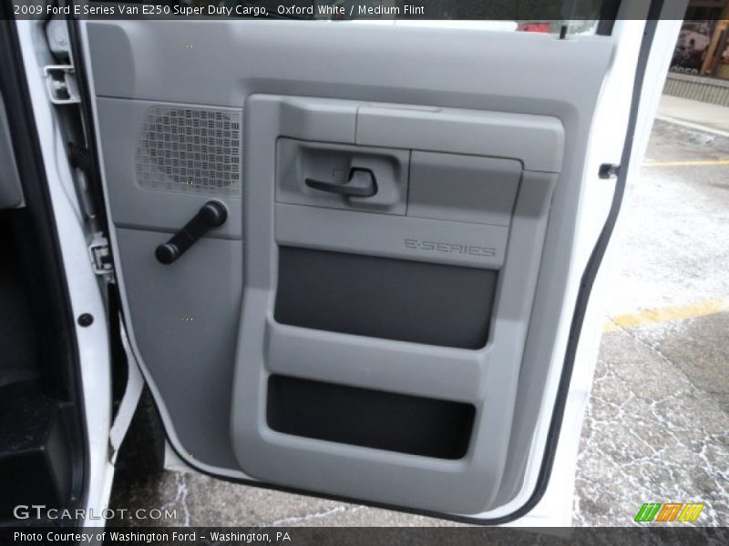 Oxford White / Medium Flint 2009 Ford E Series Van E250 Super Duty Cargo