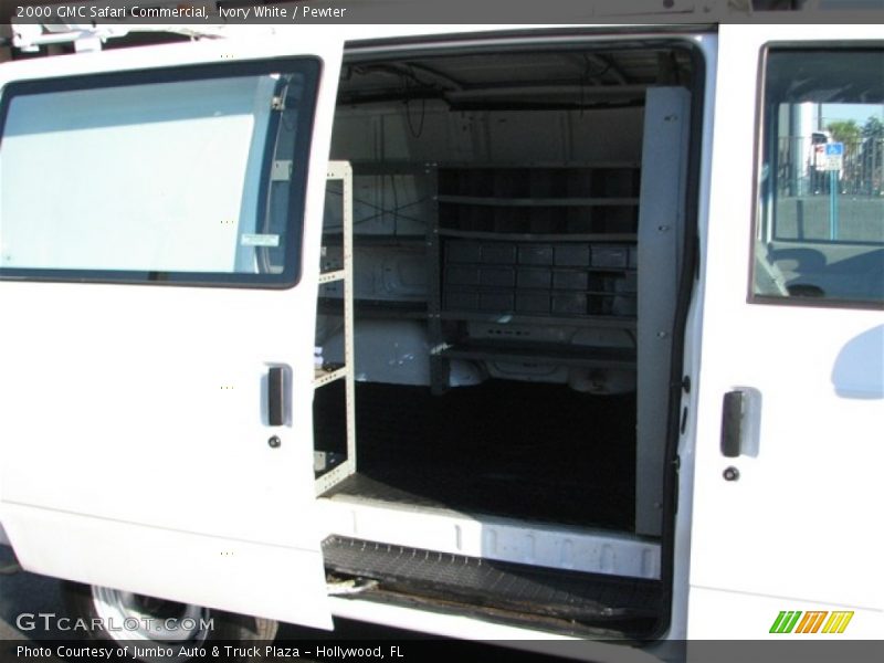 Ivory White / Pewter 2000 GMC Safari Commercial