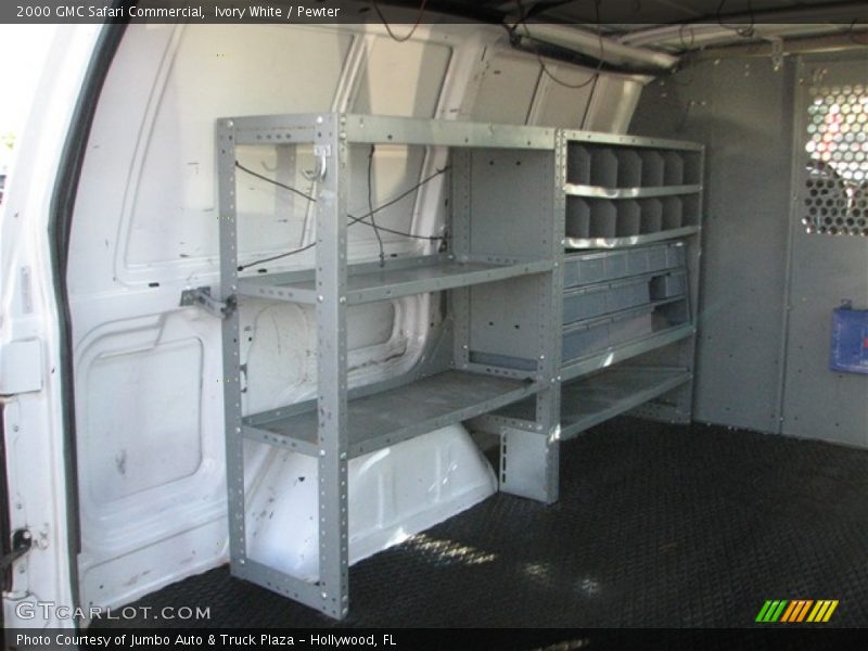 Ivory White / Pewter 2000 GMC Safari Commercial