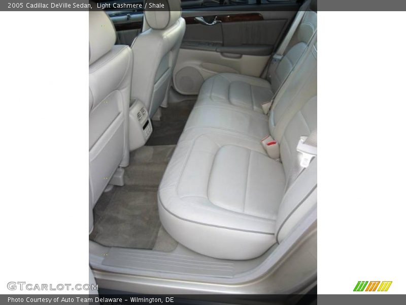 Light Cashmere / Shale 2005 Cadillac DeVille Sedan