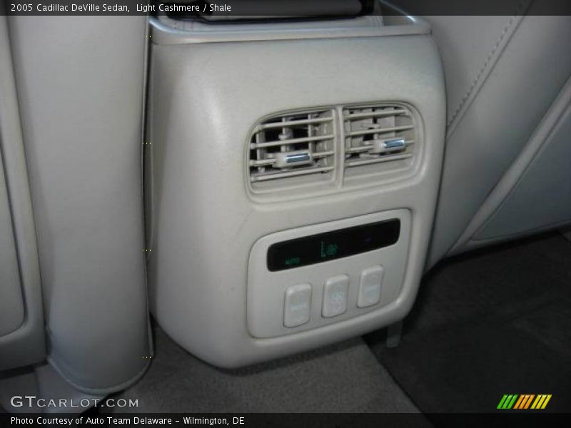 Light Cashmere / Shale 2005 Cadillac DeVille Sedan