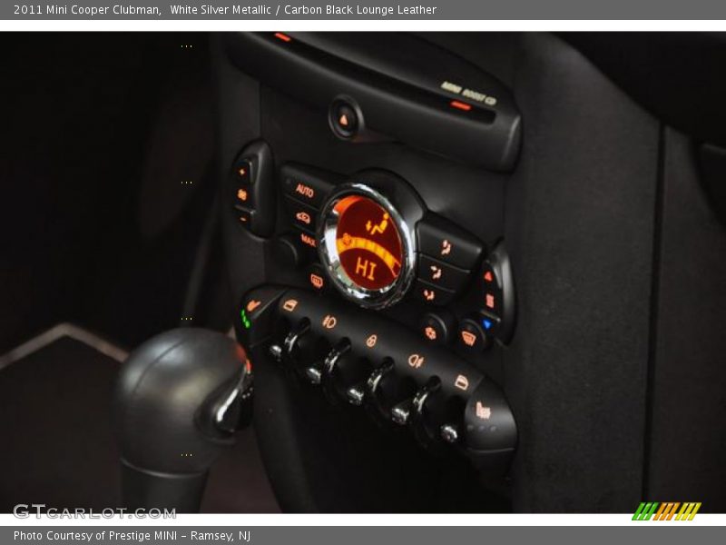White Silver Metallic / Carbon Black Lounge Leather 2011 Mini Cooper Clubman