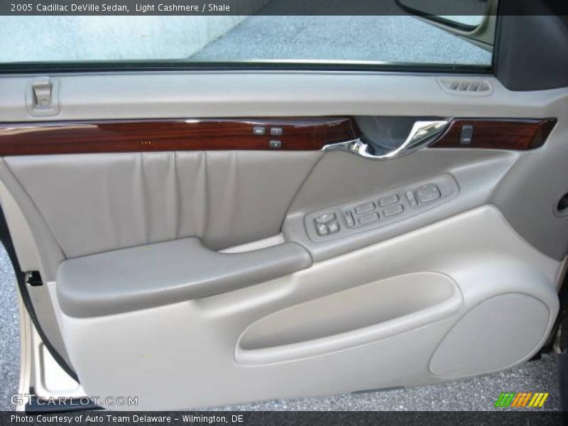 Light Cashmere / Shale 2005 Cadillac DeVille Sedan