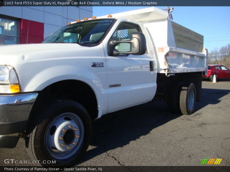 Oxford White / Medium Graphite 2003 Ford F550 Super Duty XL Regular Cab 4x4 Chassis