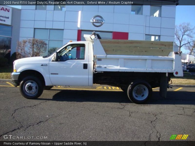 Oxford White / Medium Graphite 2003 Ford F550 Super Duty XL Regular Cab 4x4 Chassis