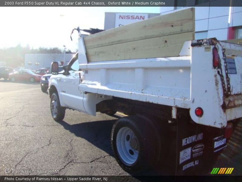 Oxford White / Medium Graphite 2003 Ford F550 Super Duty XL Regular Cab 4x4 Chassis